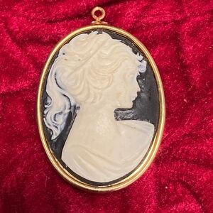 Elegant Cameo Pendant with Gold Trim